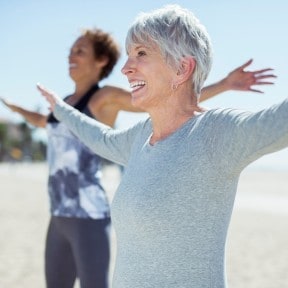 Single seniors working out.